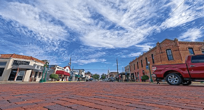 small towns to retire in texas