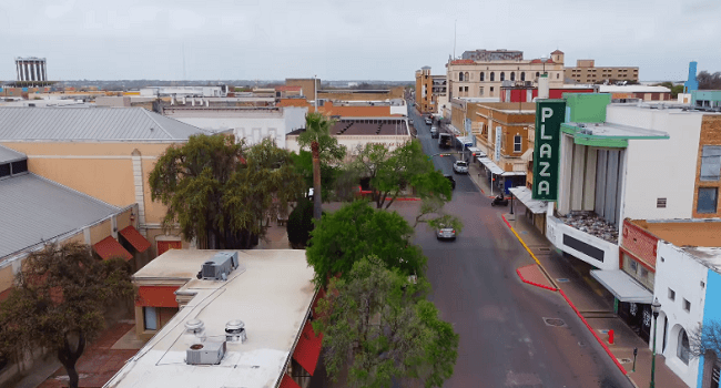 Pros and Cons of Livign in Loredo, Texas